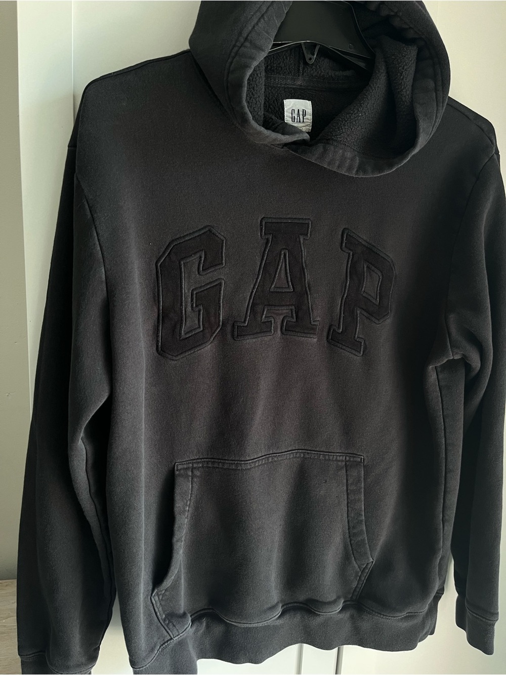 GAP Black in black Hoodie Raised stitched Logo cotton Medium